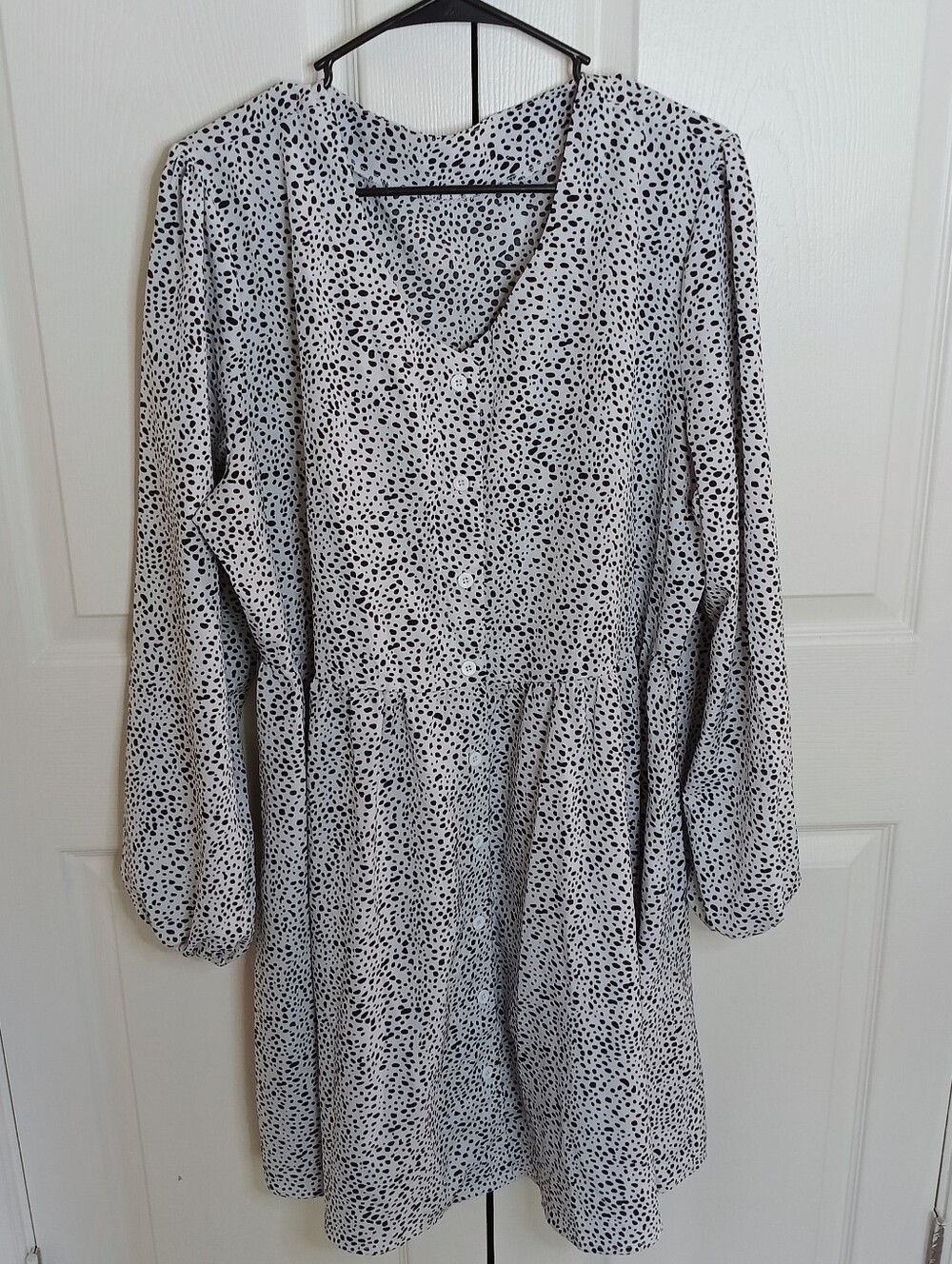 SHEIN‎ Black Dot Print Long Sleeve Tiered V-Neck Dress